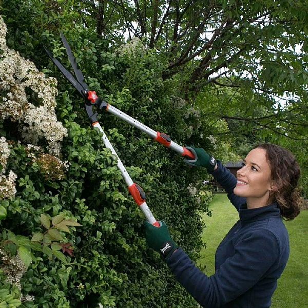 Wilkinson Sword Telescopic Hedge Shears 2 Wilkinson Sword Telescopic Hedge Shears - Image 2