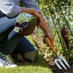 Burgon & Ball Moss Kneelo® Knee Pads 5 Burgon & Ball Moss Kneelo® Knee Pads -Outlet Garden Living Store 1171507 3
