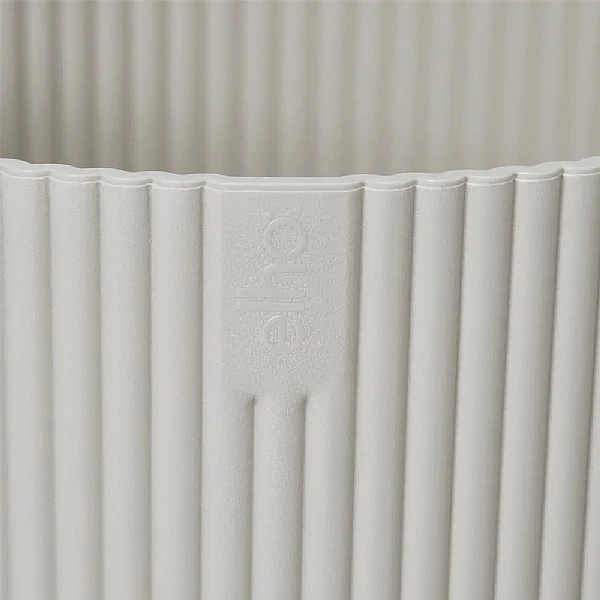 Elho Vibes Fold Round Planter 22cm Silky White 4 Elho Vibes Fold Round Planter 22cm Silky White - Image 4